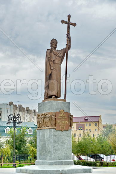 Памятник князю Василию i плёс