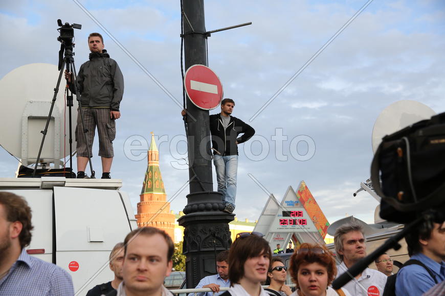 Митинг в защиту Навального, камера, люди