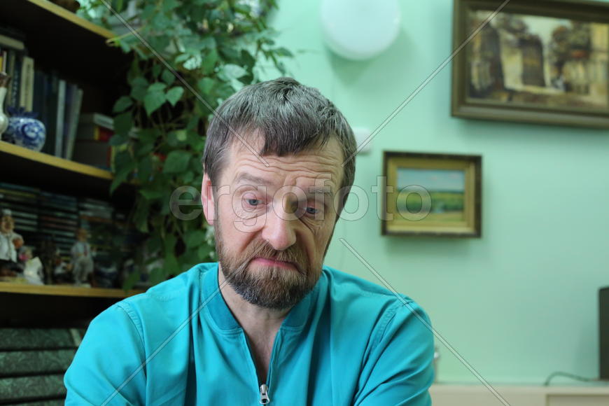 Доктор Савин удивлен.