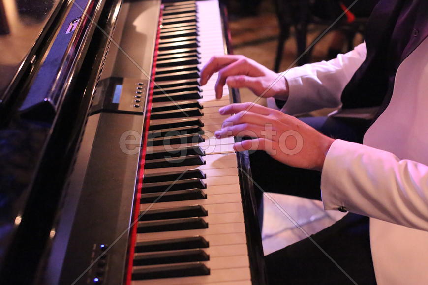 Руки пианиста