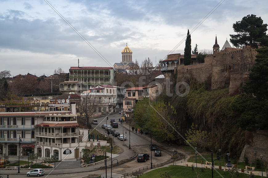 Тбилиси Дорога к храму Самеба