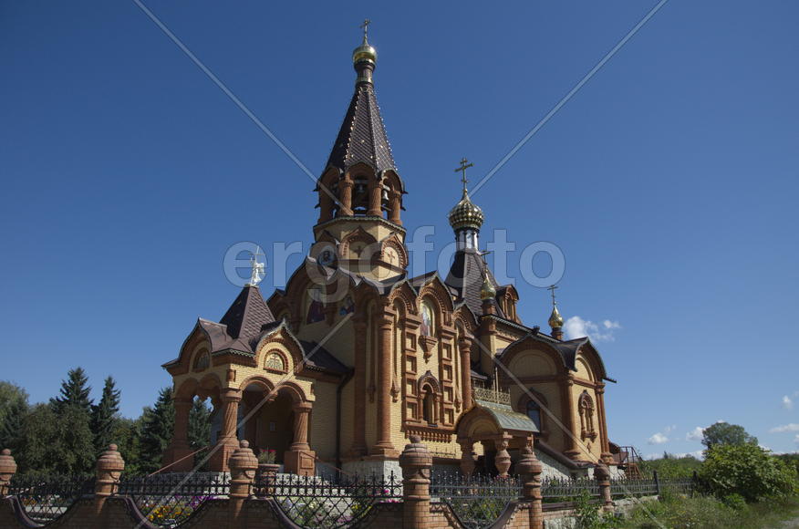 Церковь в селе Сростки