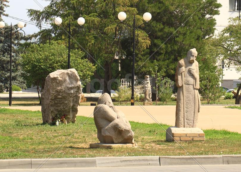 Скульптуры из камня 