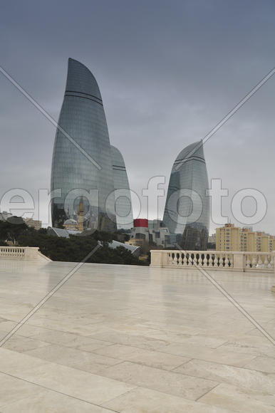 Баку, Пламенные башни