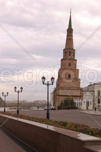 Казань, падающая башня