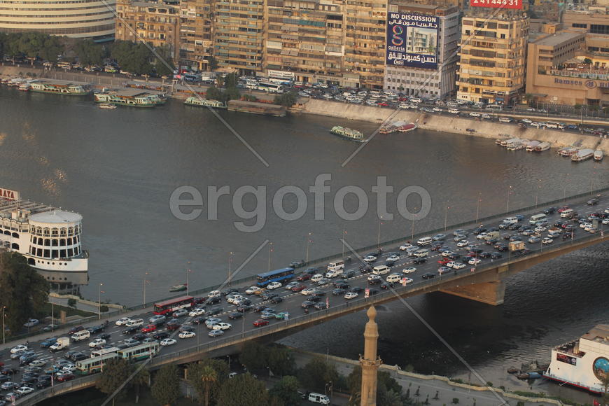 Каирский мост, Час пик