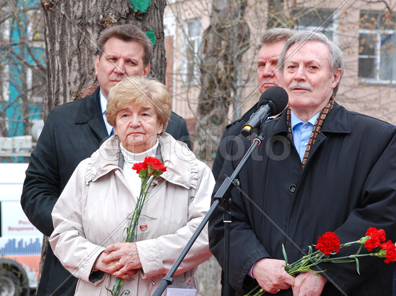 Открытие памятника ополченцам Замоскворечья 23 апреля 2015 года - Выступает Ю. М. Соломин