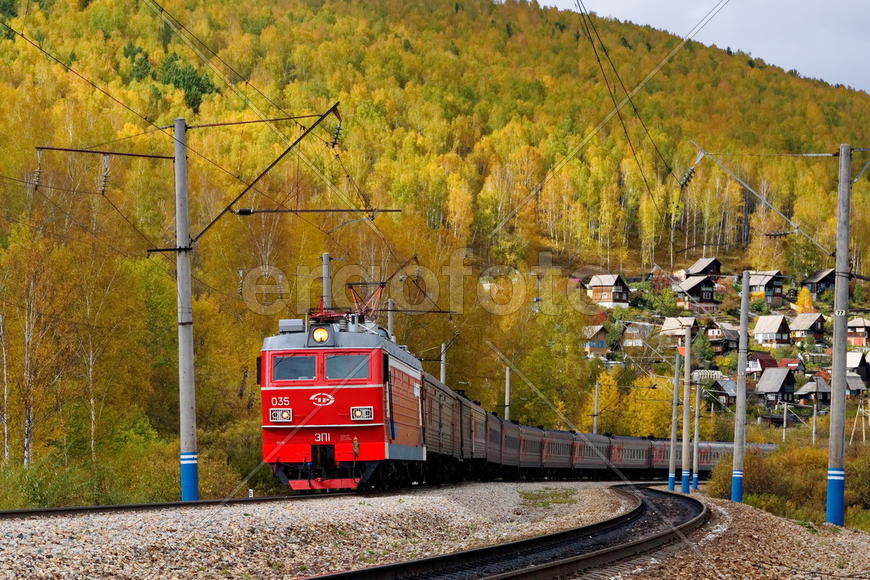 Осенний скорый поезд
