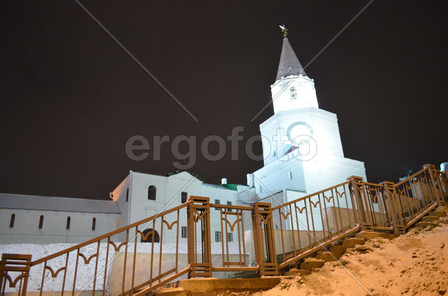 Ночная Казань. Кремль: крутая лестница