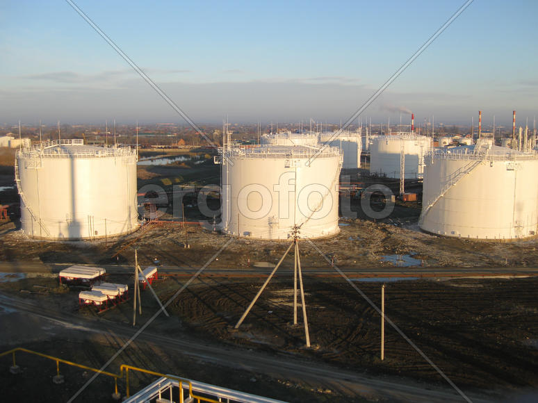 Storage tanks for petroleum products. Equipment refinery                               