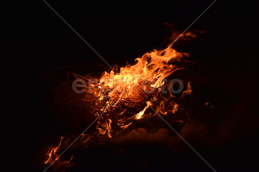 Fire fire. Burning of rice straw at night