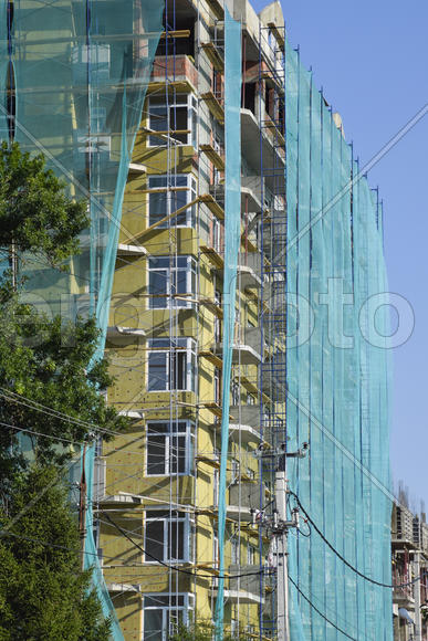 Safety net in the newly built high-rise building.