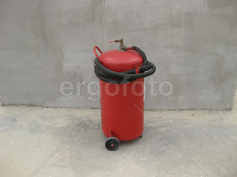 Fire extinguisher. Equipment for primary oil refining