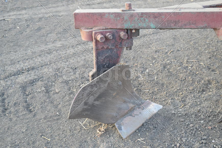 Trailer Hitch for tractors and combines. Trailers for agricultural machinery.