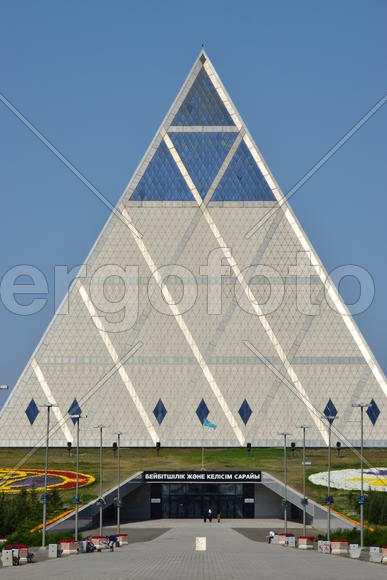 Астана-Пирамида 