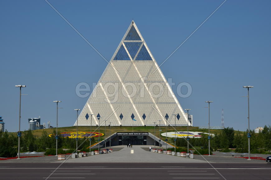 Астана-Пирамида 