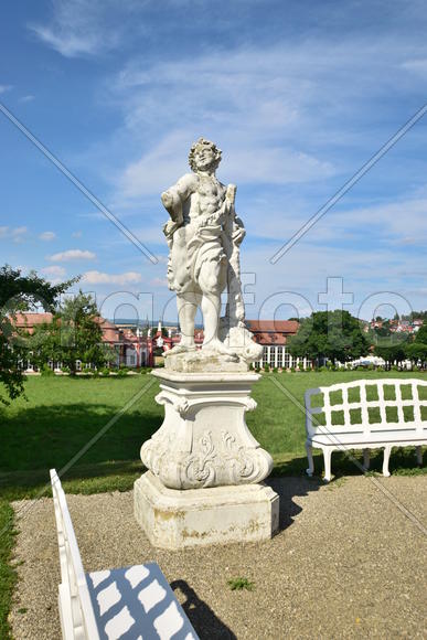 Дворец ЗЕЕХОФ под Бамбергом, Германия. Скульптура мужчины 