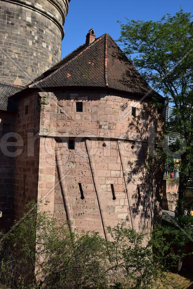 Германия - город Нюрнберг. Башня старинного здания 