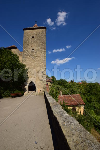 Исторический город Ротенбург в Баварии. Древнейшие здания 