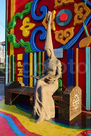Астана - уличная скульптура из глины. Казахстан 