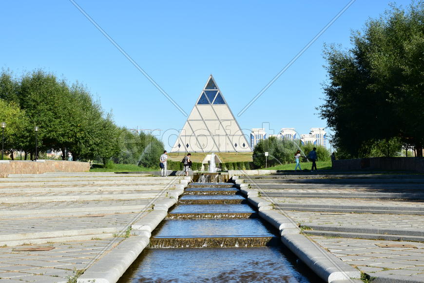 Астана - архитектурное строение Пирамида. Казахстан 