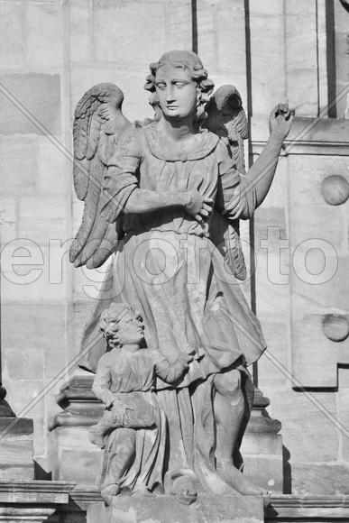 Германия - город Бамберг. Скульптура ангела 