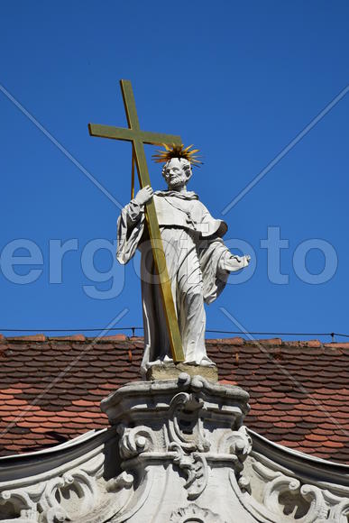 Германия - город Бамберг. Скульптура святого 