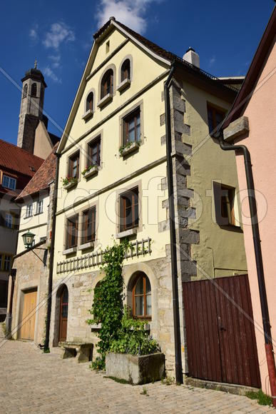 Исторический город Ротенбург в Баварии. Старинные жилые дома 