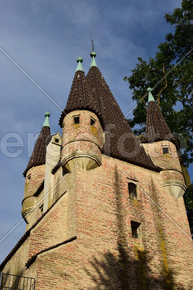 Германия, Аугсбург, Замок с высокими башнями 