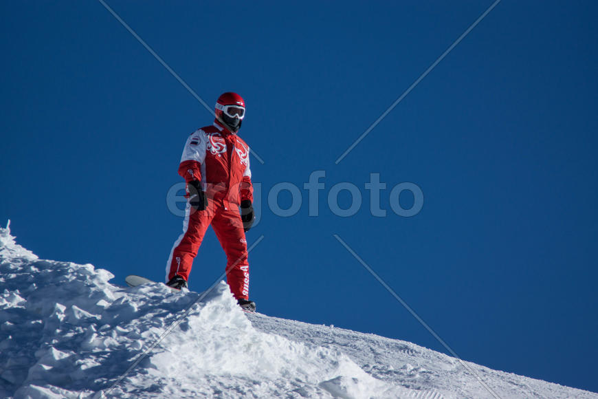 Сноубордист на склоне