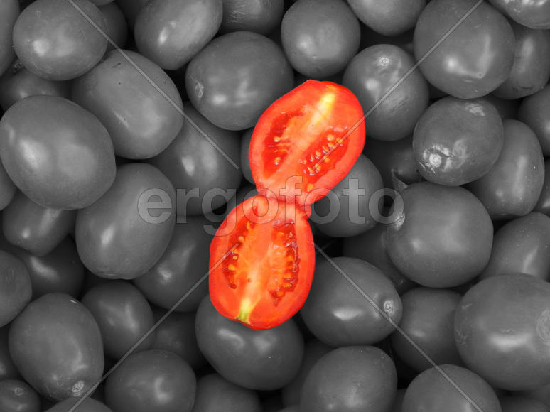 Разрезанный помидор