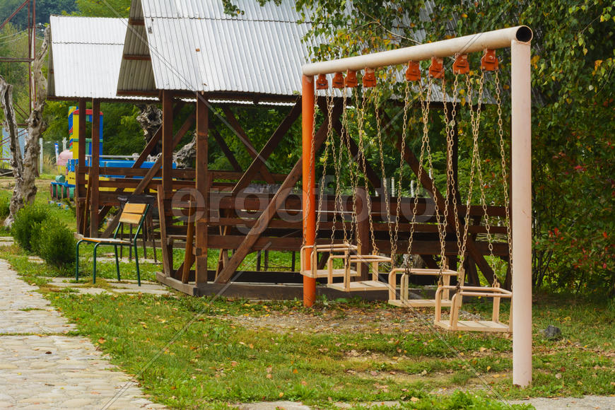 Детская игровая площадка в центре города на Западной Украине