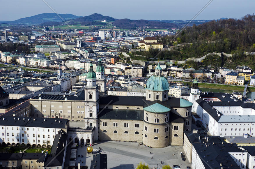 Urban landscape, the diversity of the city's architecture, urban nature or location