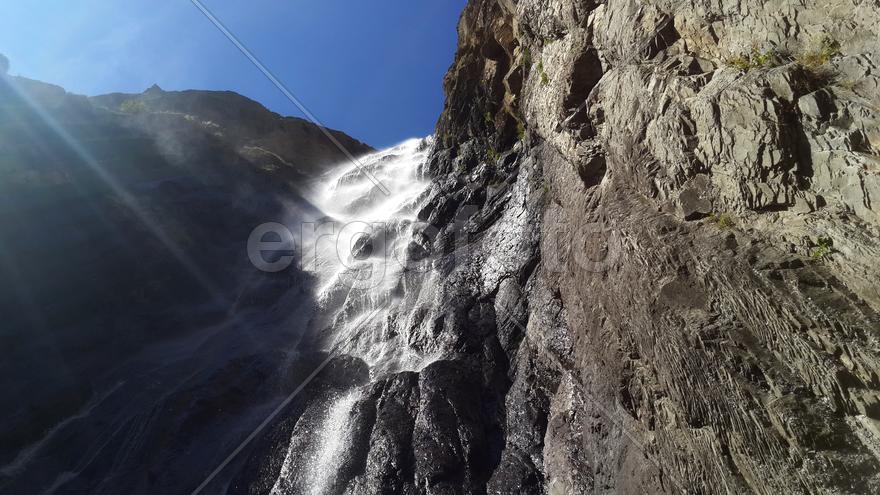 Водопад Абай-су в Чегемском ущелье Кабардино-Балкарии