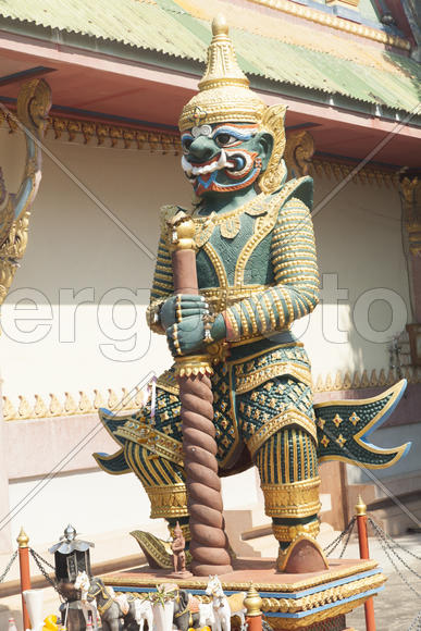 The old Buddhist temple costs waiting for Buddhist parishioners