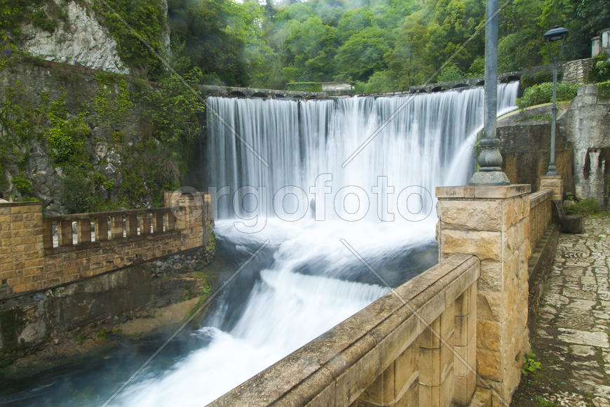 The falls on the river are pleasing to the eye of all travelers and strongly rustle