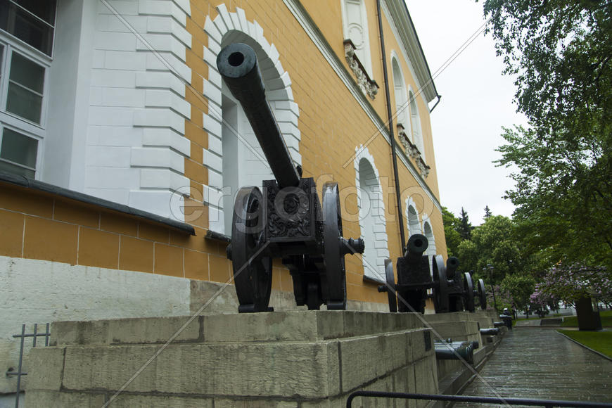 Ancient guns stand on pedestals and don't shoot any more