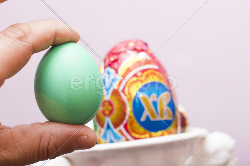 Several Easter eggs lie and wait when they are eaten