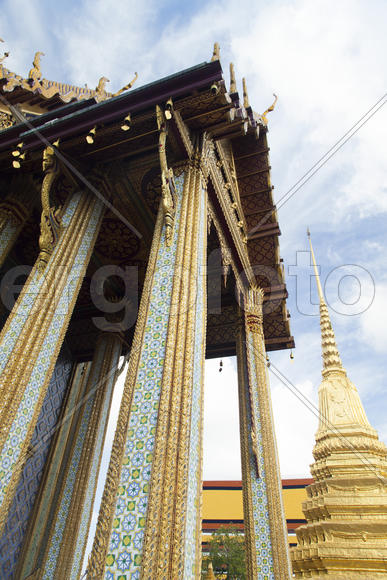 The beautiful Buddhist temple is pleasing to the eye of visitors and parishioners