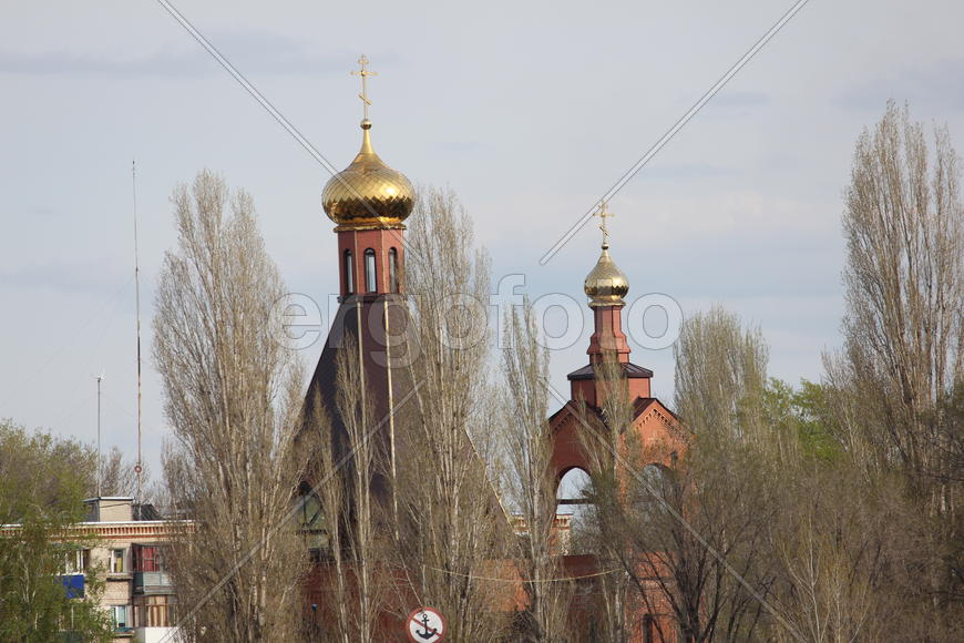 Православный храм на набережной