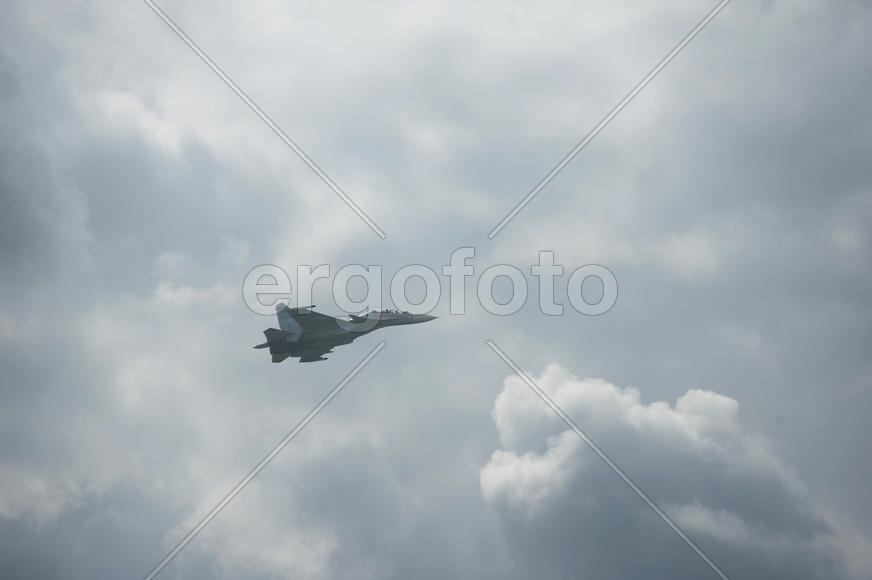 В небе Су-37