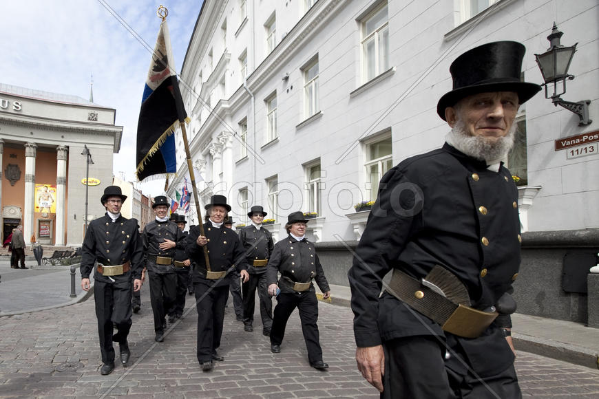 Шествие трубочистов в старом городе Таллинн
