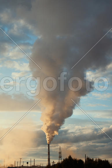 Дым из трубы карабашского завода