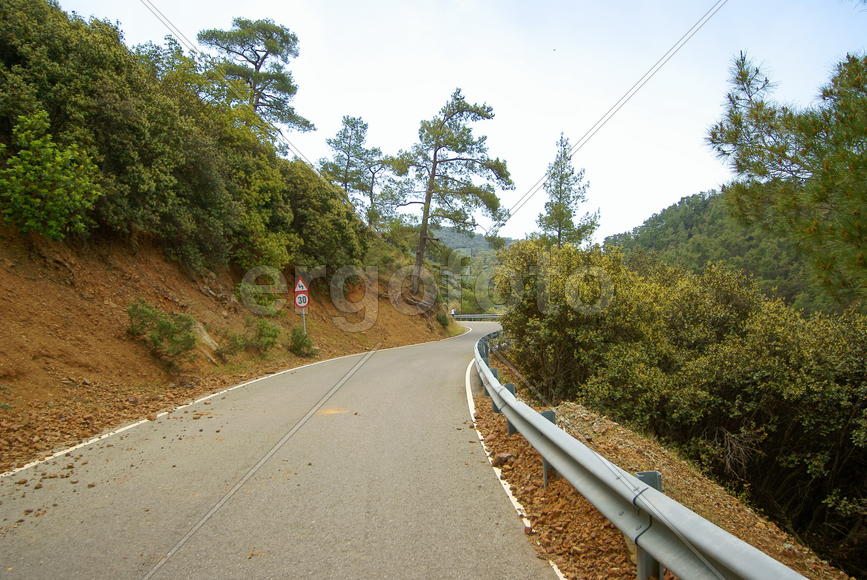 Дорога в горах Троодос.