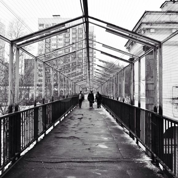 Мост над шлюзом канала им. Москвы №7