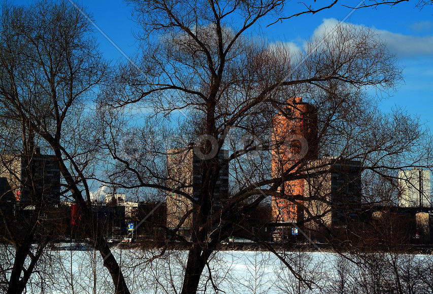 Март в городе