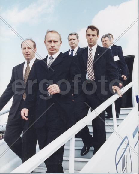 Владимир Владимирович Путин с коллегами
