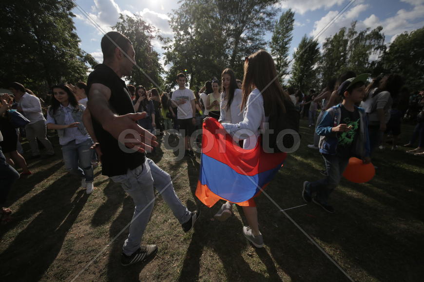 Праздник "Абрикос" в парке Музеон, 10 июля 2016 года. 