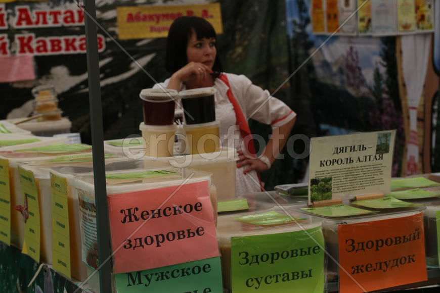 Всероссийская ярмарка меда в Коломенском