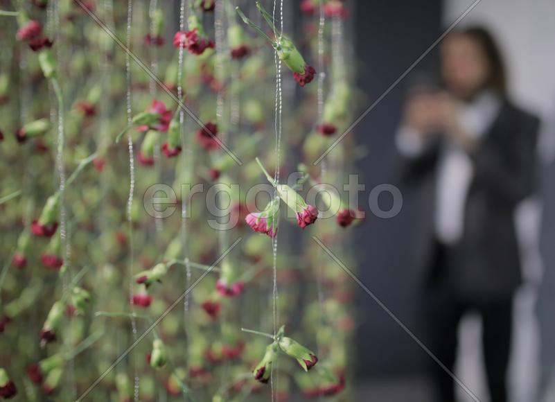 В Государственной галерее на Солянке 30 апреля 2015 года открылась выставка "Власть цветов"- FLOWER 